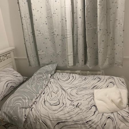 At Apex House Single Room Horndon-on-the-Hill Exterior foto